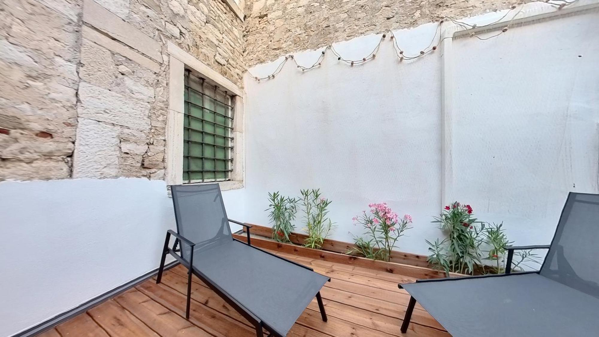 Old Tower Center 2 Apartman Pula