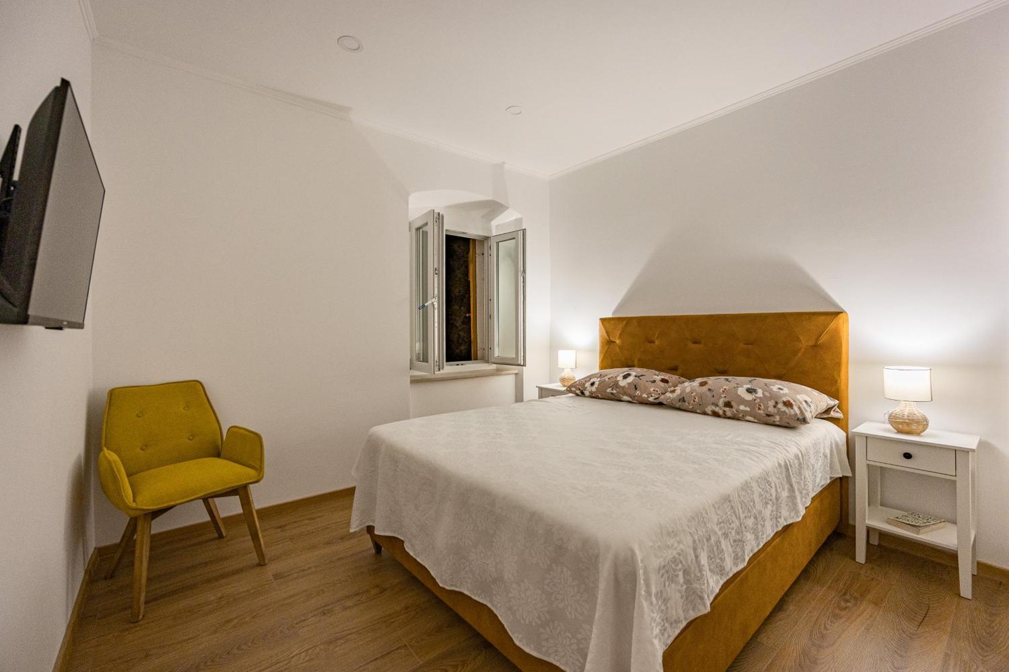Old Tower Center 2 Apartman