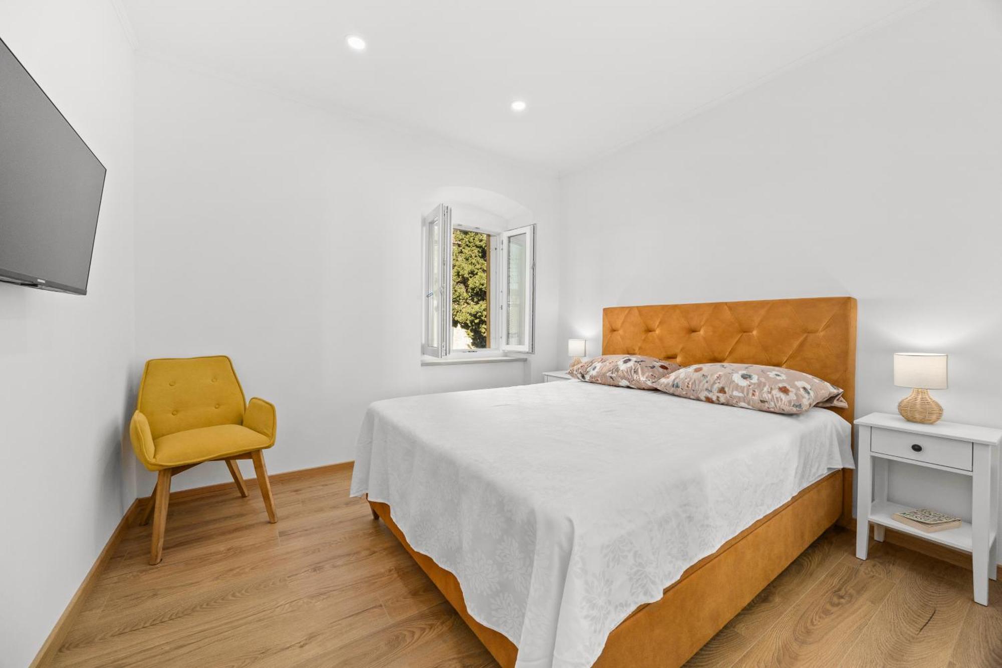 Apartman Old Tower Center 2 *